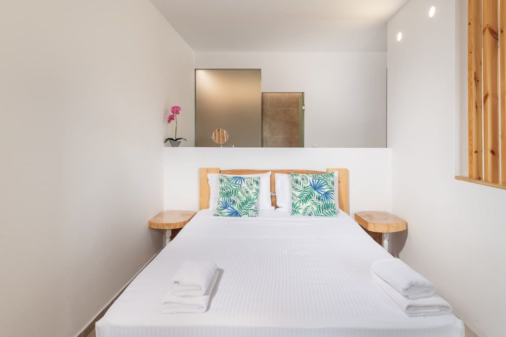 Aegean Apartments Junior Suite 3