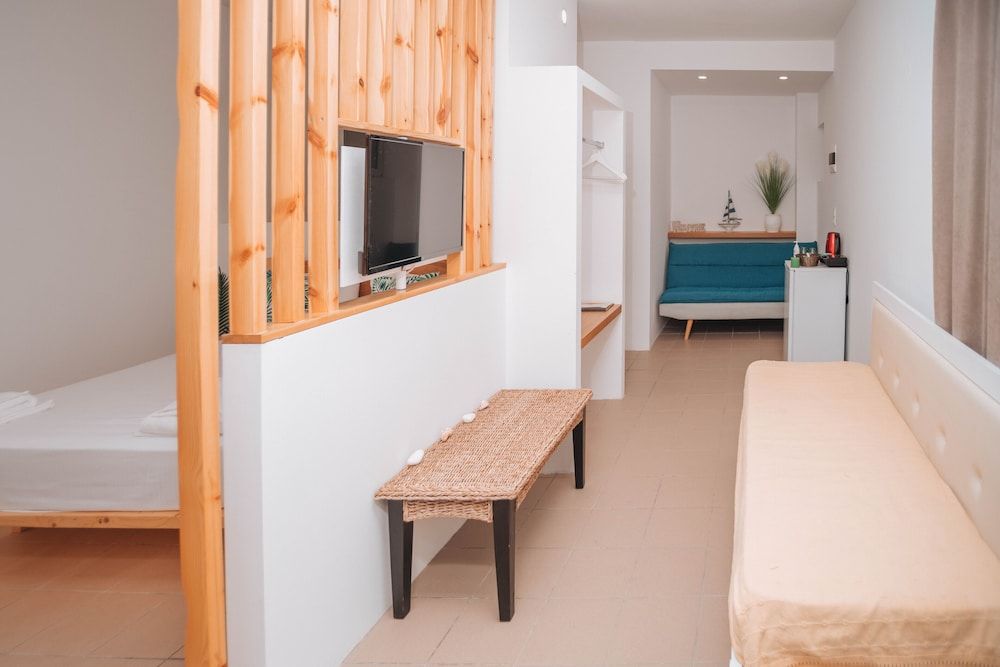 Aegean Apartments Junior Suite 12