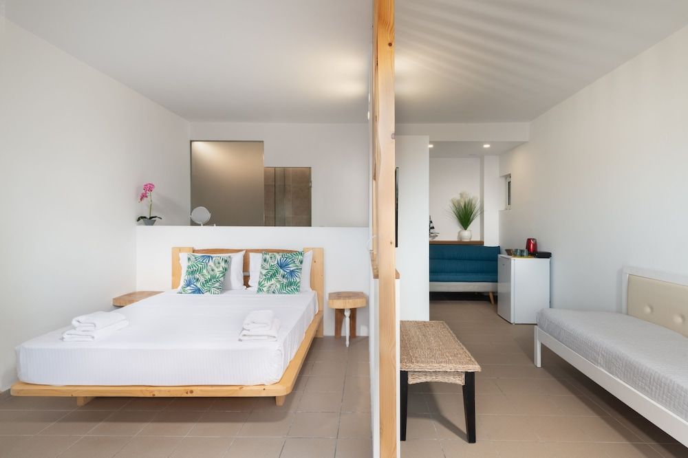 Aegean Apartments Junior Suite 2