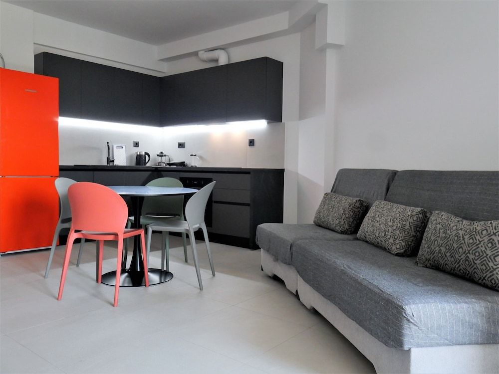 Comfort Apartment, Balcony, City View