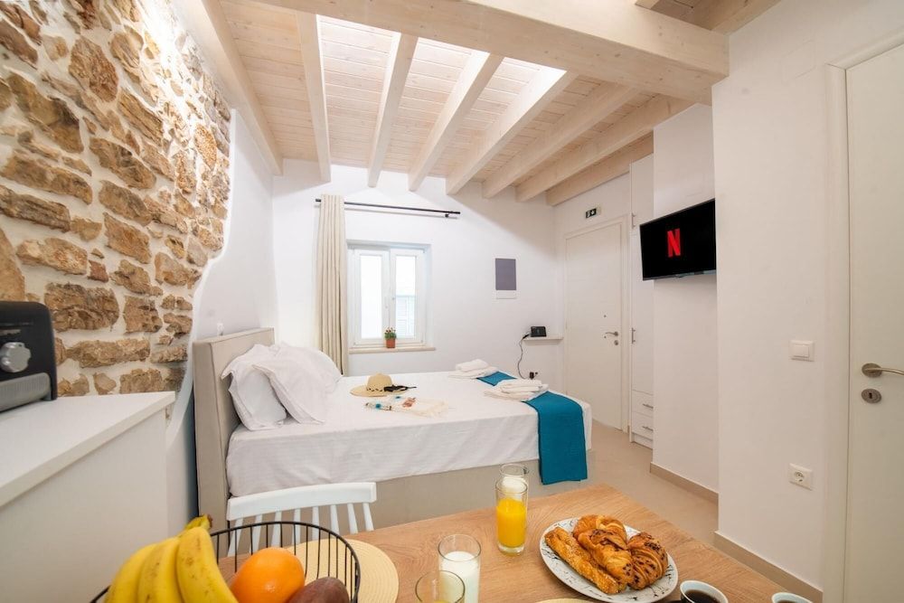 Apartment, Double, Smoking Allowed