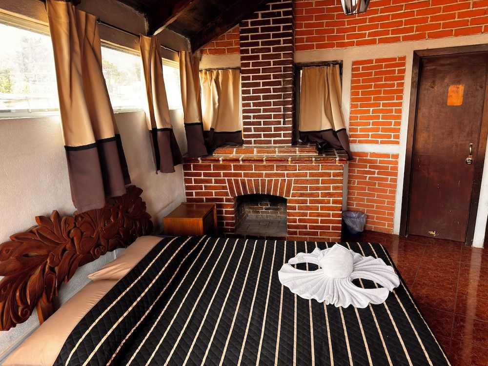 Comfort Room, Balcony, Lake View