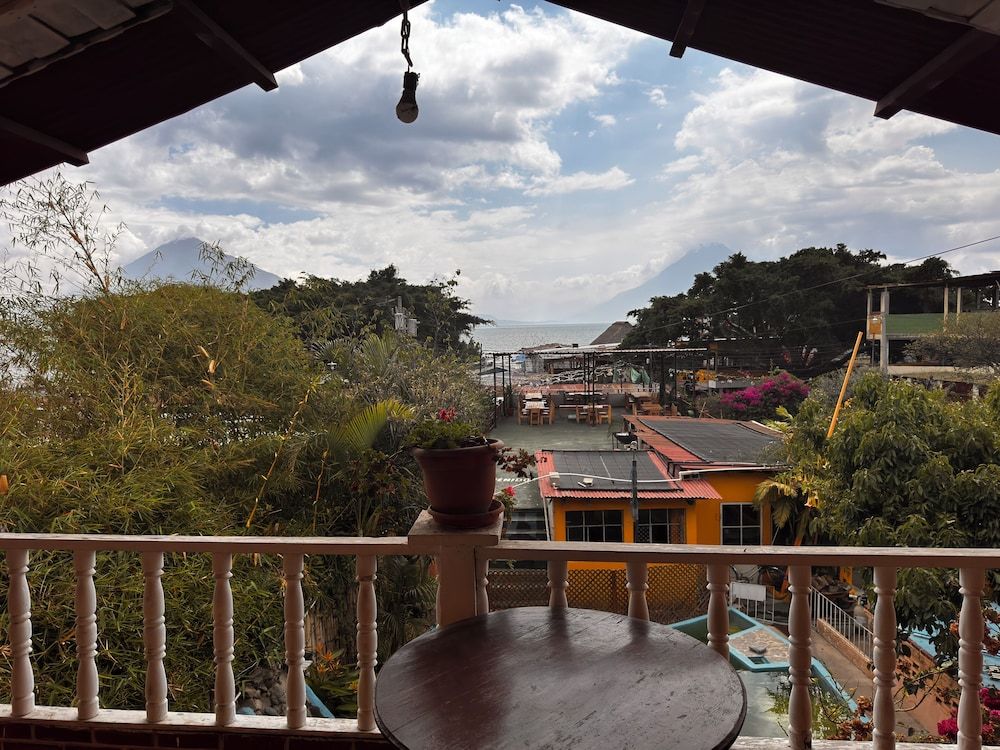 Hotel Hanna Resort Classic Room, Balcony, Lake View 7