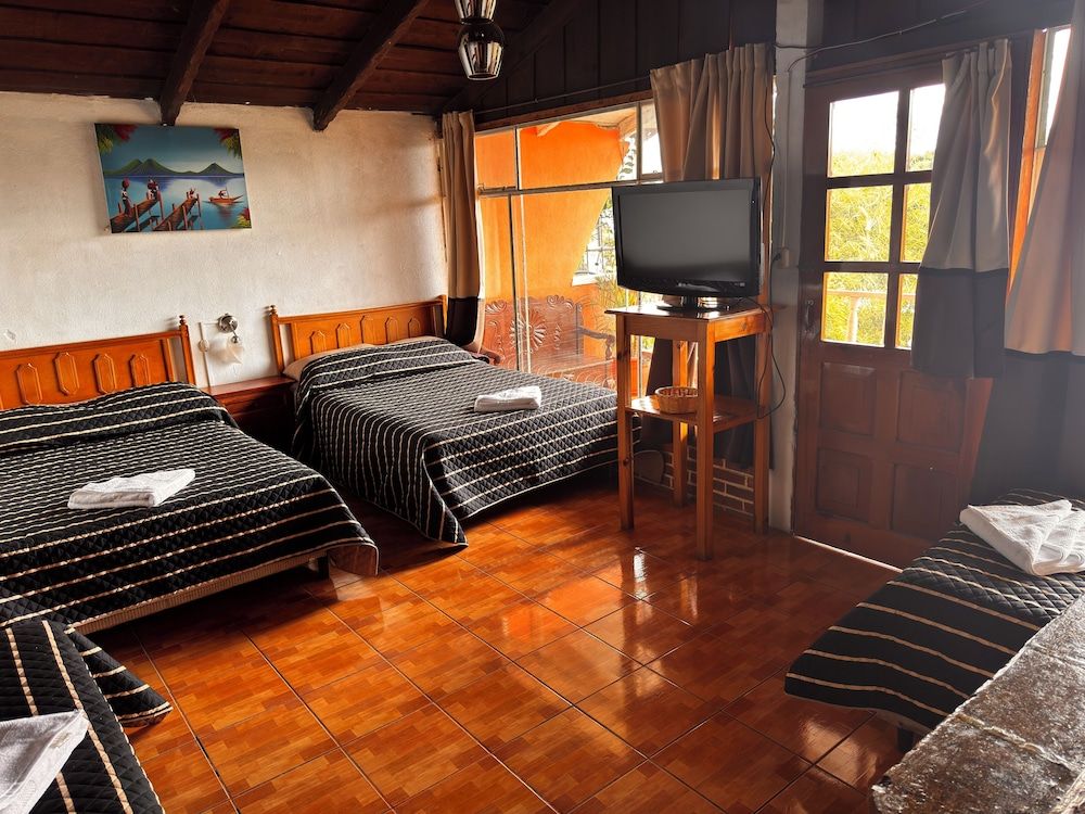 Hotel Hanna Resort Classic Room, Balcony, Lake View 3