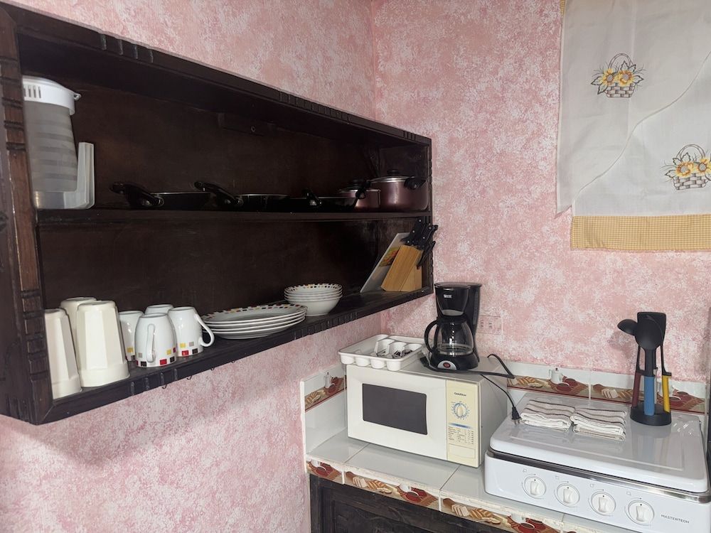 Hotel Hanna Suites Standard Suite, Patio, Lake View 12