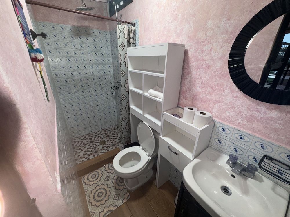 Hotel Hanna Suites Standard Suite, Patio, Lake View 11