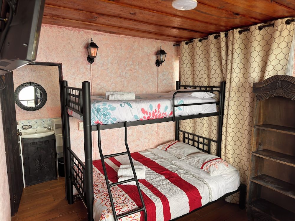 Hotel Hanna Suites Superior Suite, Patio, Lake View 3