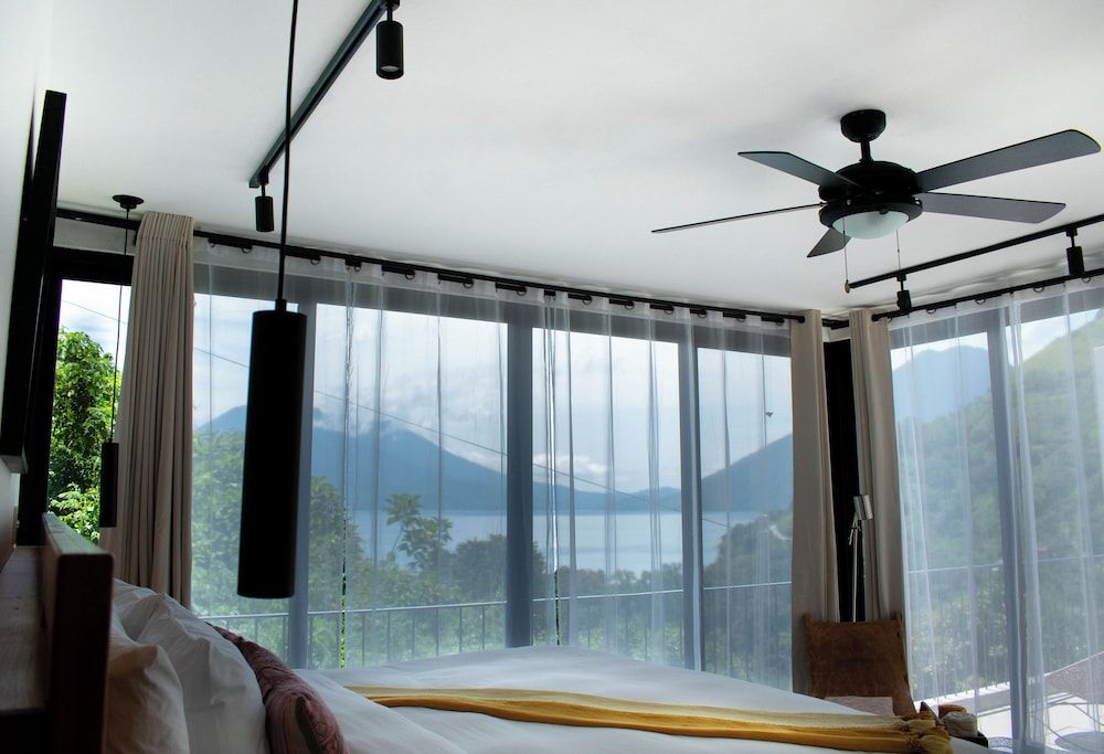 Aviva Hotel Superior Room 15