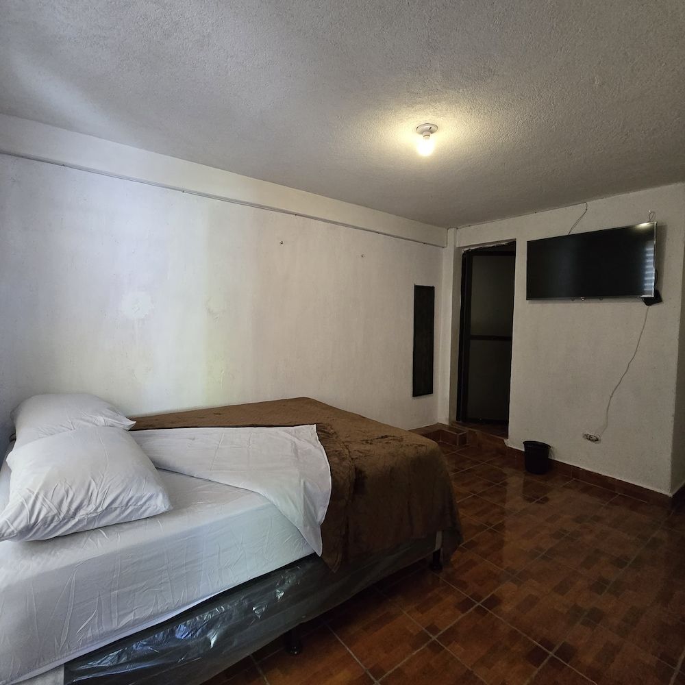 Apartamentos el viajero Family Apartment, 2 Bedrooms, Courtyard View 3