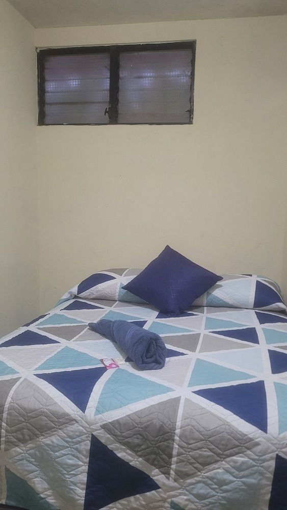 Hostal Sweet Dreams Standard Quadruple Room 3