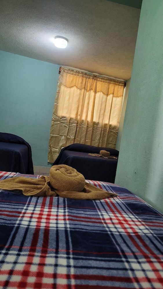 Hostal Sweet Dreams Family Room 2