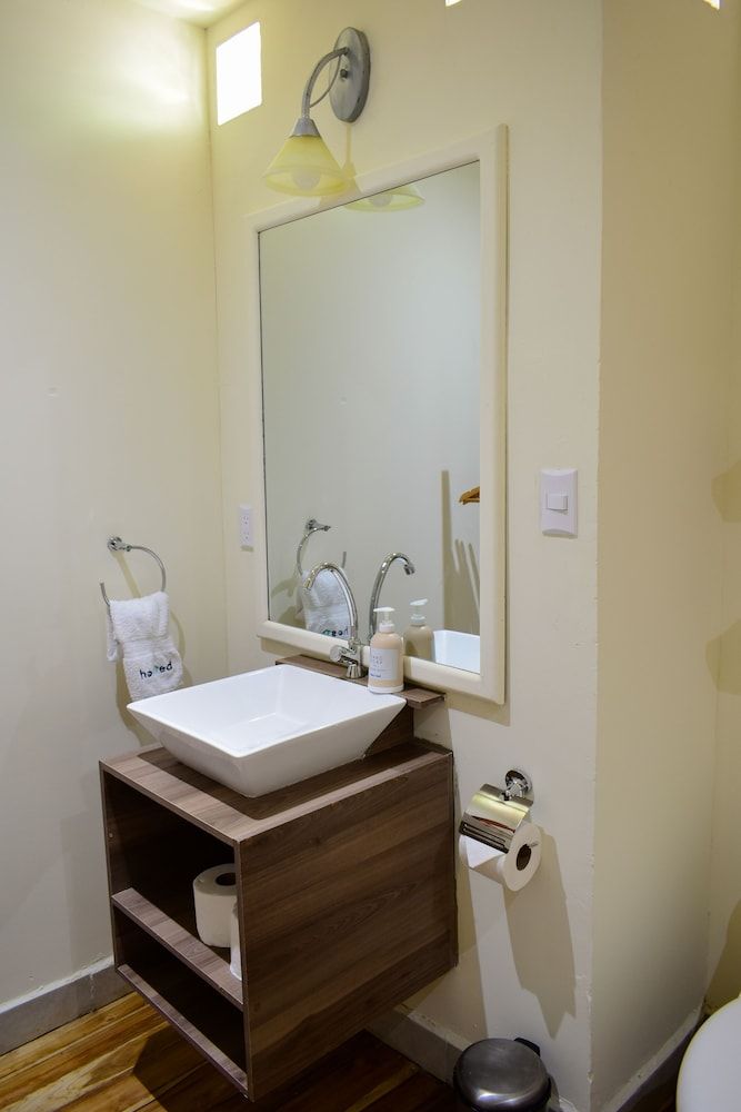 Hostted Elegant Apartment 9