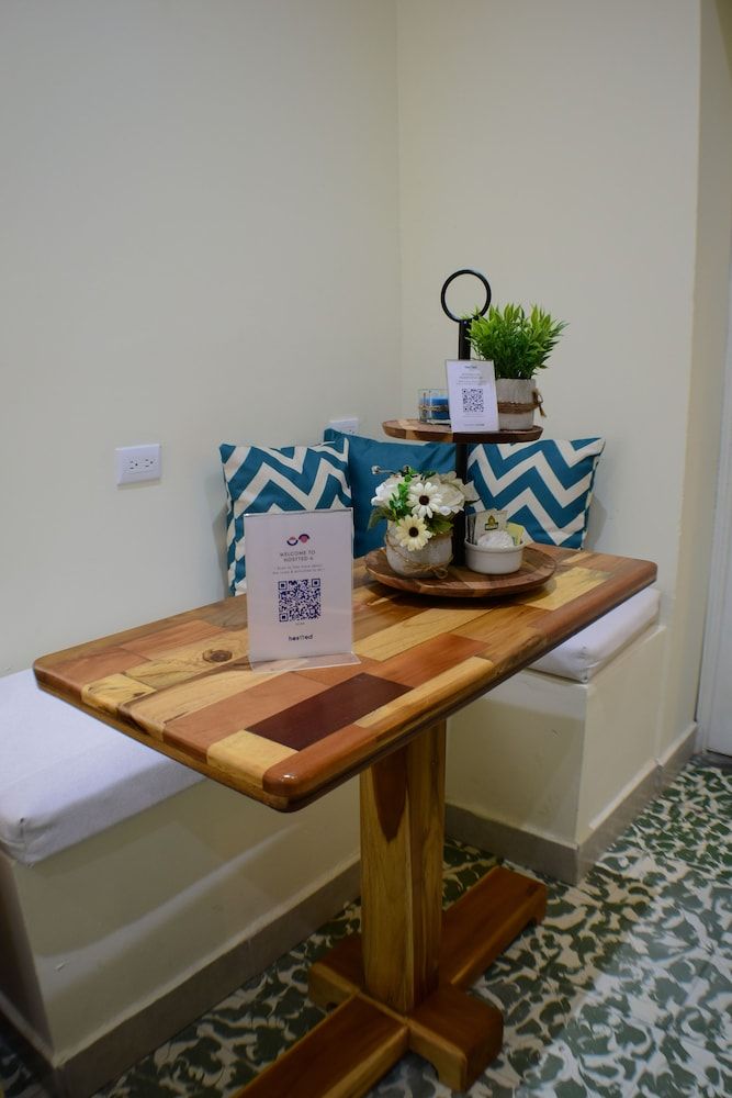 Hostted Elegant Apartment 11