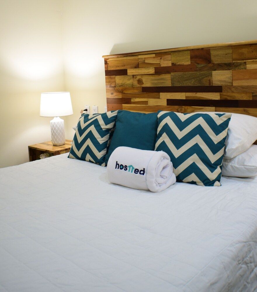 Hostted Elegant Apartment 4