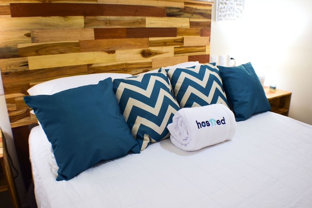 Hostted Colorful Apartment 2