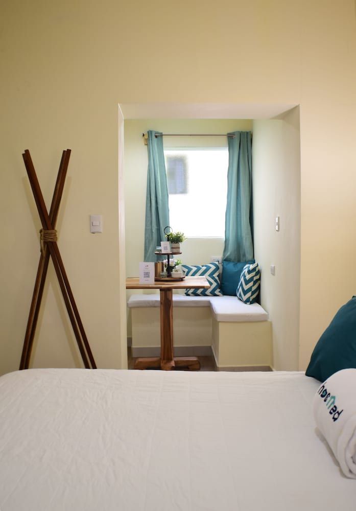 Hostted Colorful Apartment 5