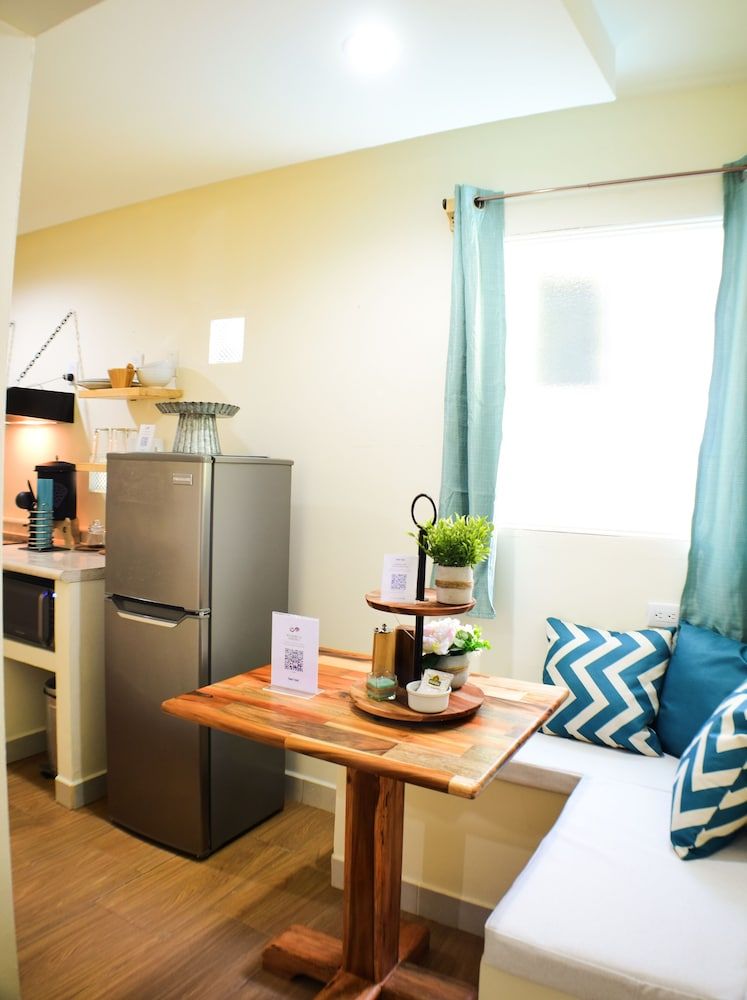 Hostted Colorful Apartment 7