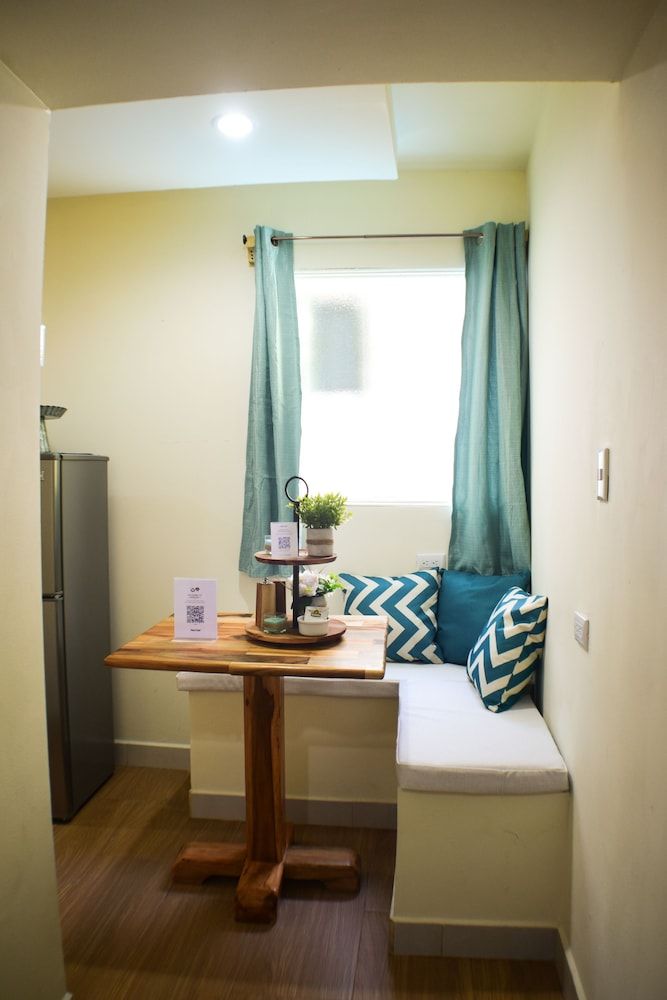 Hostted Colorful Apartment 9