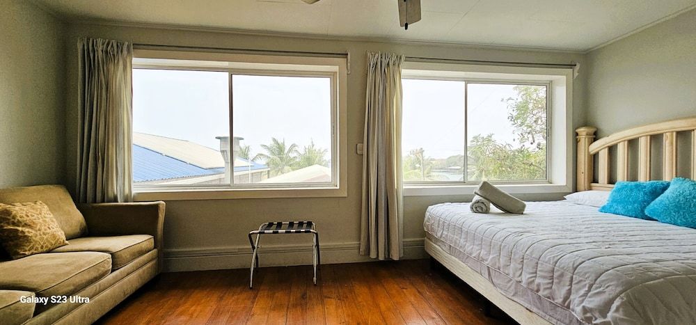 Comfort Suite, 1 King Bed with Sofa bed, Kitchenette, Sea View