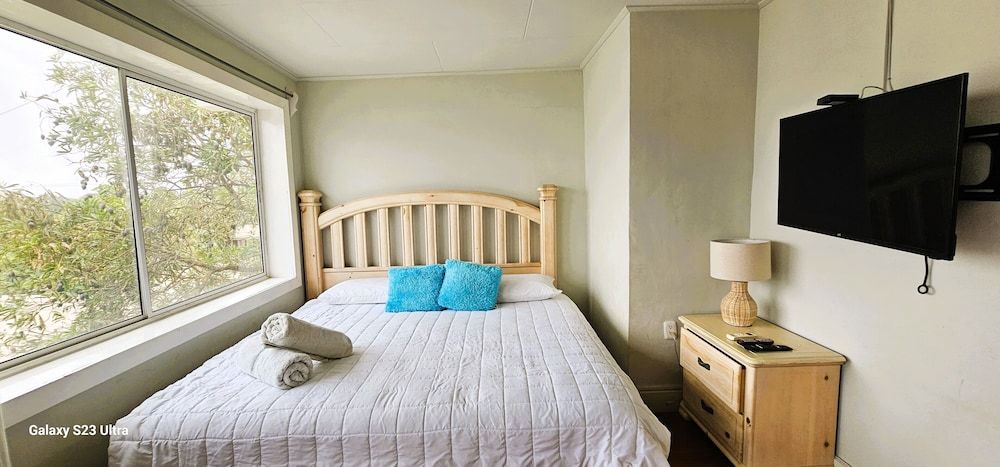 Comfort Suite, 1 King Bed with Sofa bed, Kitchenette, Sea View