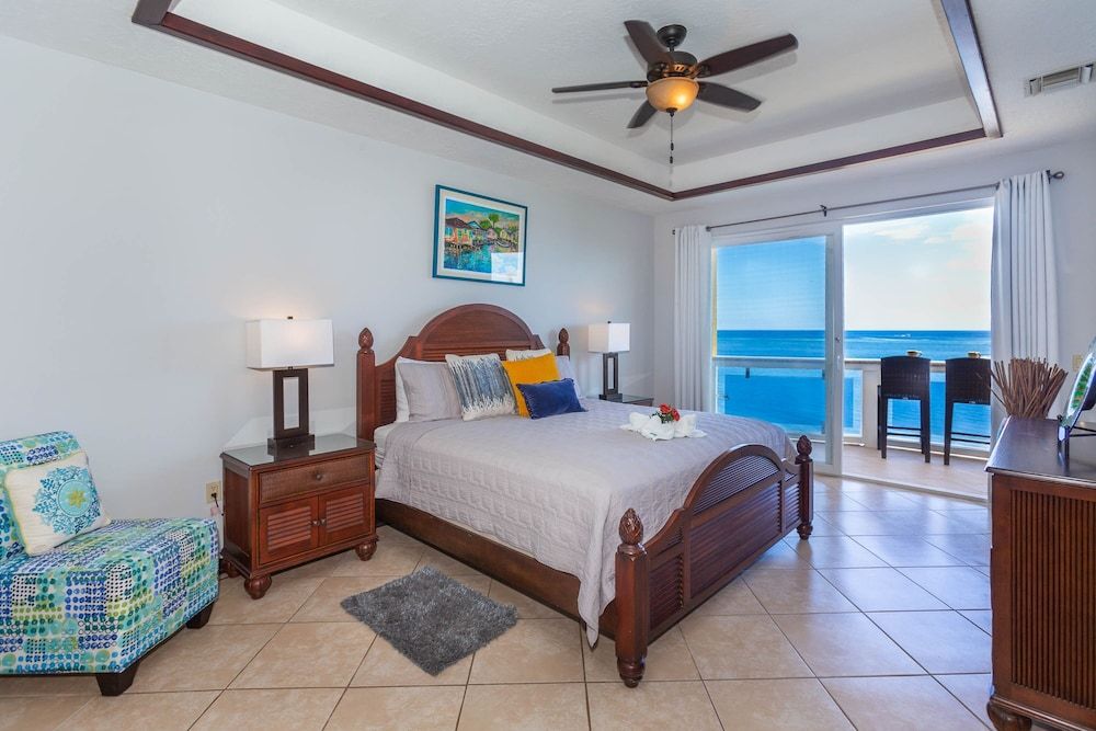 Condo, 3 Bedrooms