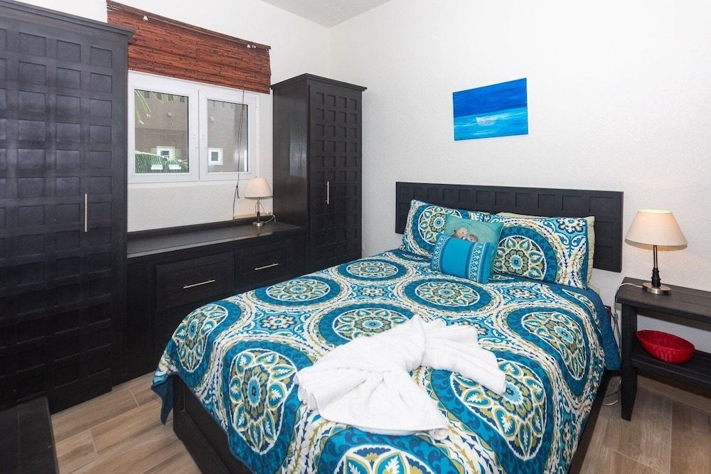 Condo, 3 Bedrooms