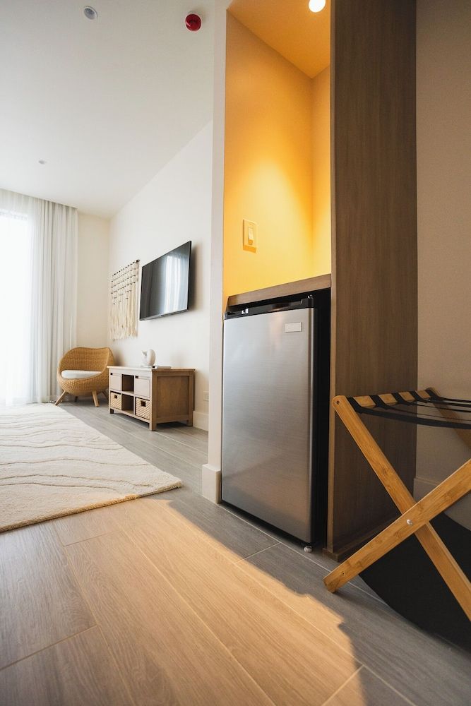 Arihini Luxury Apartment, Balcony, Ocean View 9