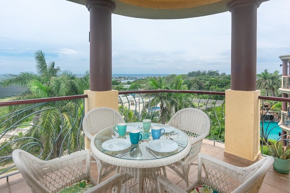 Condo, 2 Bedrooms