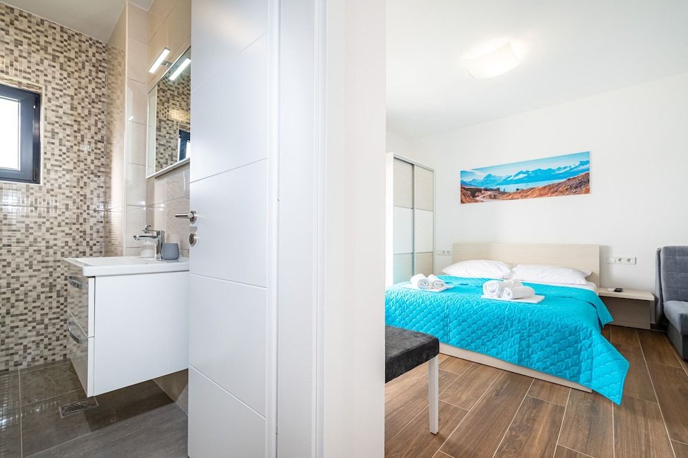 Studio, Multiple Bedrooms, Balcony, Garden View