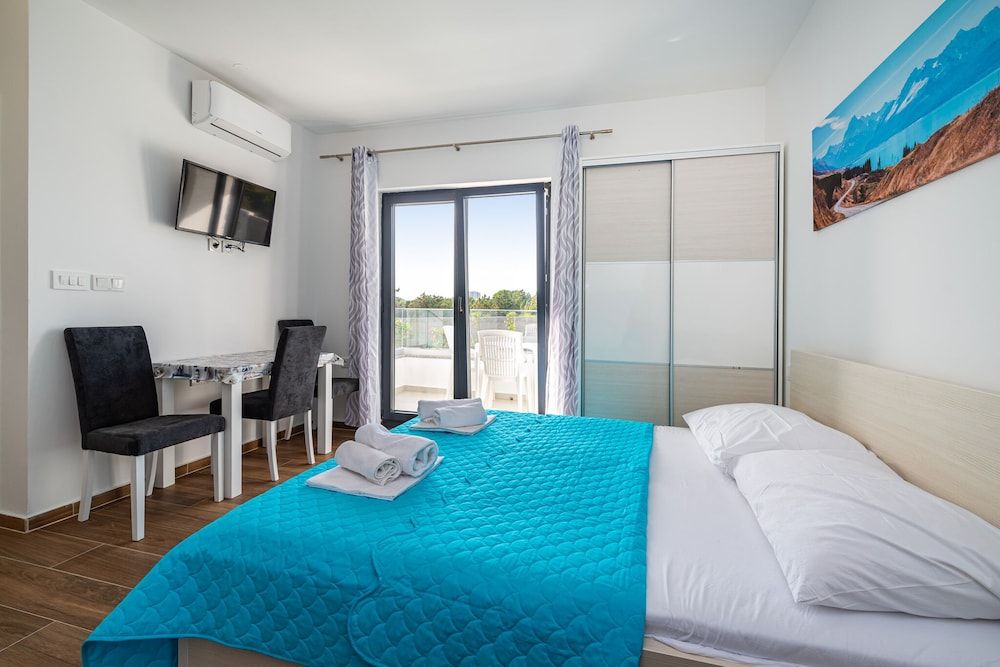 Studio, Multiple Bedrooms, Balcony, Garden View