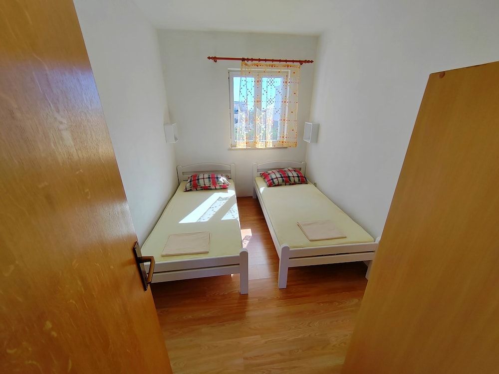 Apartment, 2 Bedrooms, Balcony, Garden View