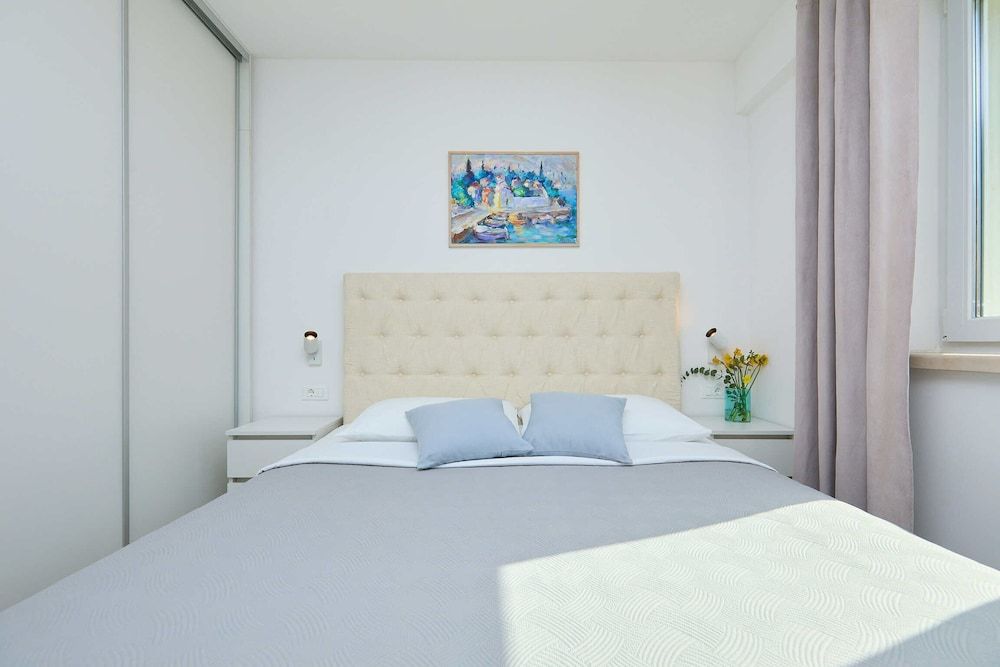 Apartment (2 Bedrooms)
