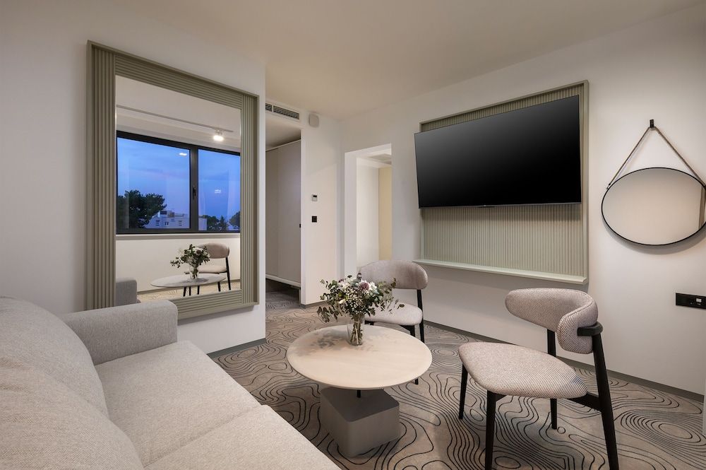 Seesea Hotel JUNIOR SUITE - no balcony 5