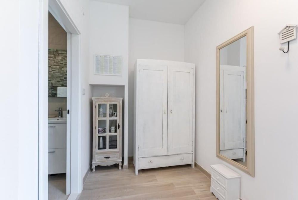 Apartments and Room Poesia Room (S3) 10