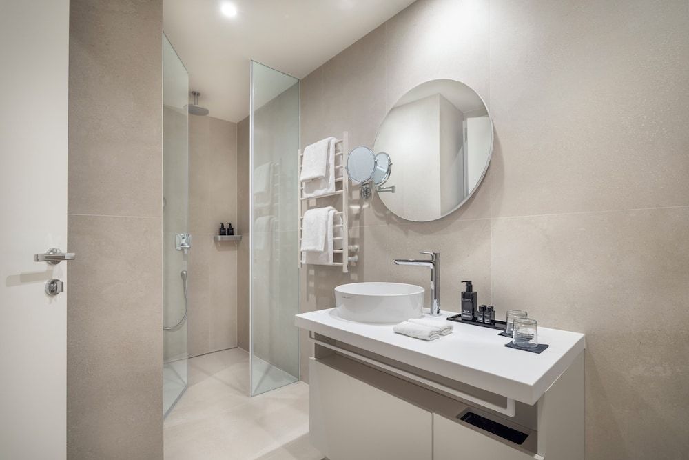 Aminess Younique Narrivi Hotel Deluxe Double Room with Balcony and Limited Sea View 8