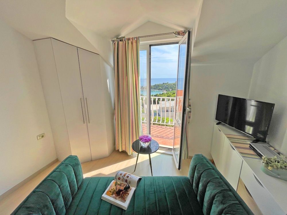 Apartments Andrijana Deluxe Apartment, Balcony, Sea View 8