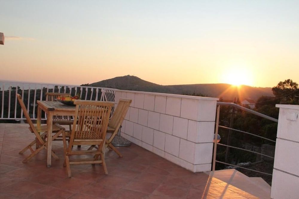 Apartments Andrijana Deluxe Apartment, Balcony, Sea View 4