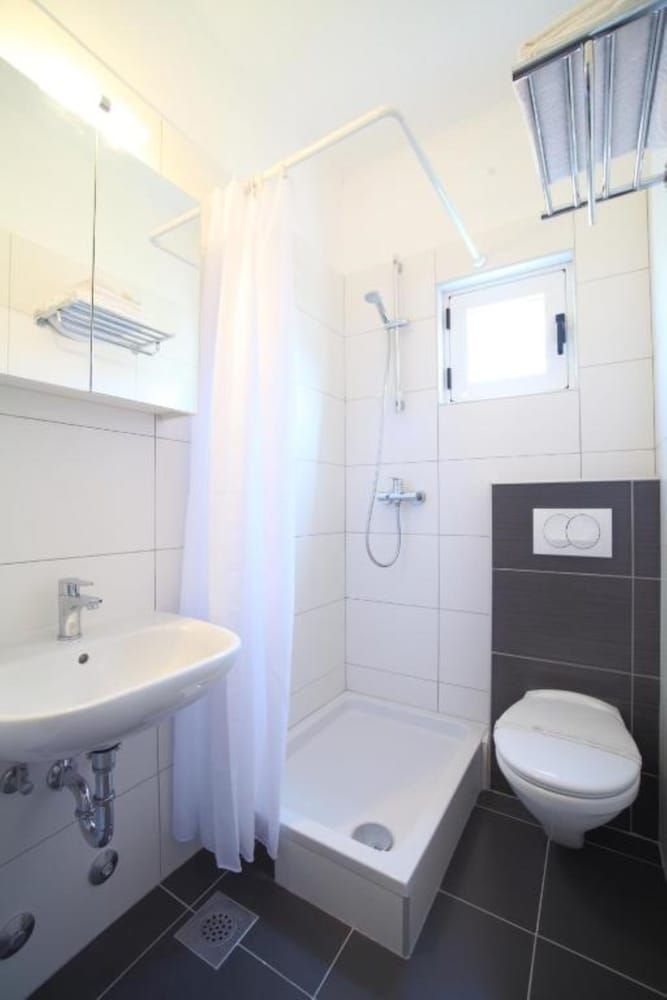 Room in Guest Room - Plava Laguna Bed and Breakfast Shared Dormitory, Multiple Bedrooms, Smoking, Terrace 8