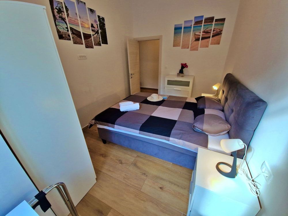 Lola's Place Comfort Apartment, 1 Bedroom, Non Smoking, City View 2