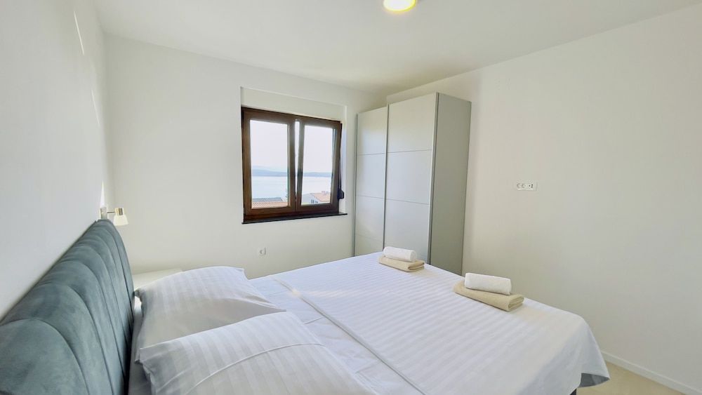 Deluxe Apartment 101