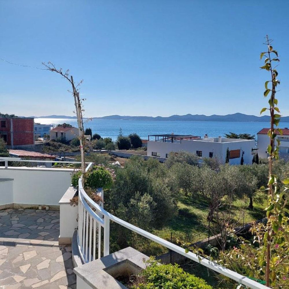 Apartment (Three Bedroom Apartment with Terrace)