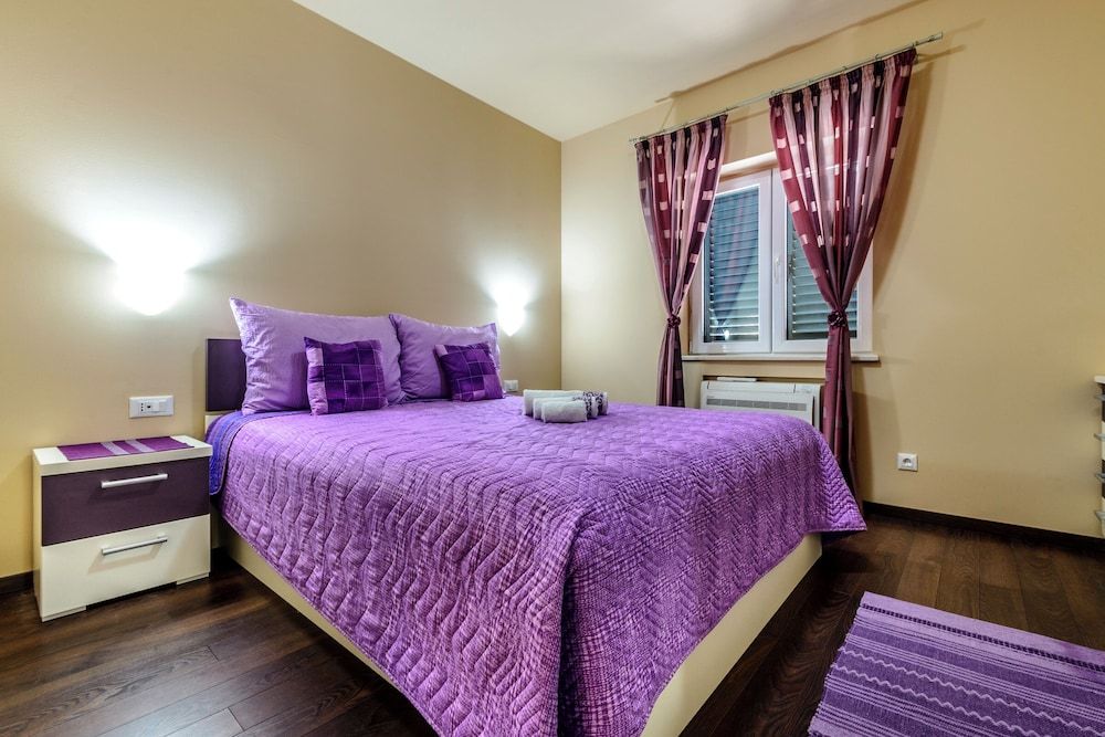 Villa (Villa Pave - Six-Bedroom Villa with T)