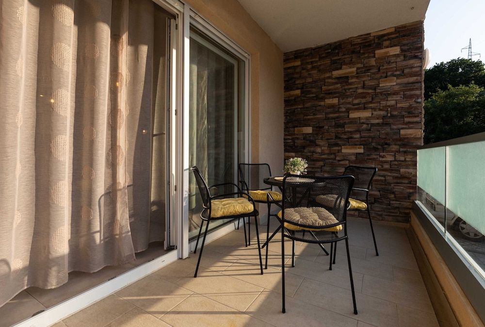 Apartment (Two Bedroom Apartment with Balcony)