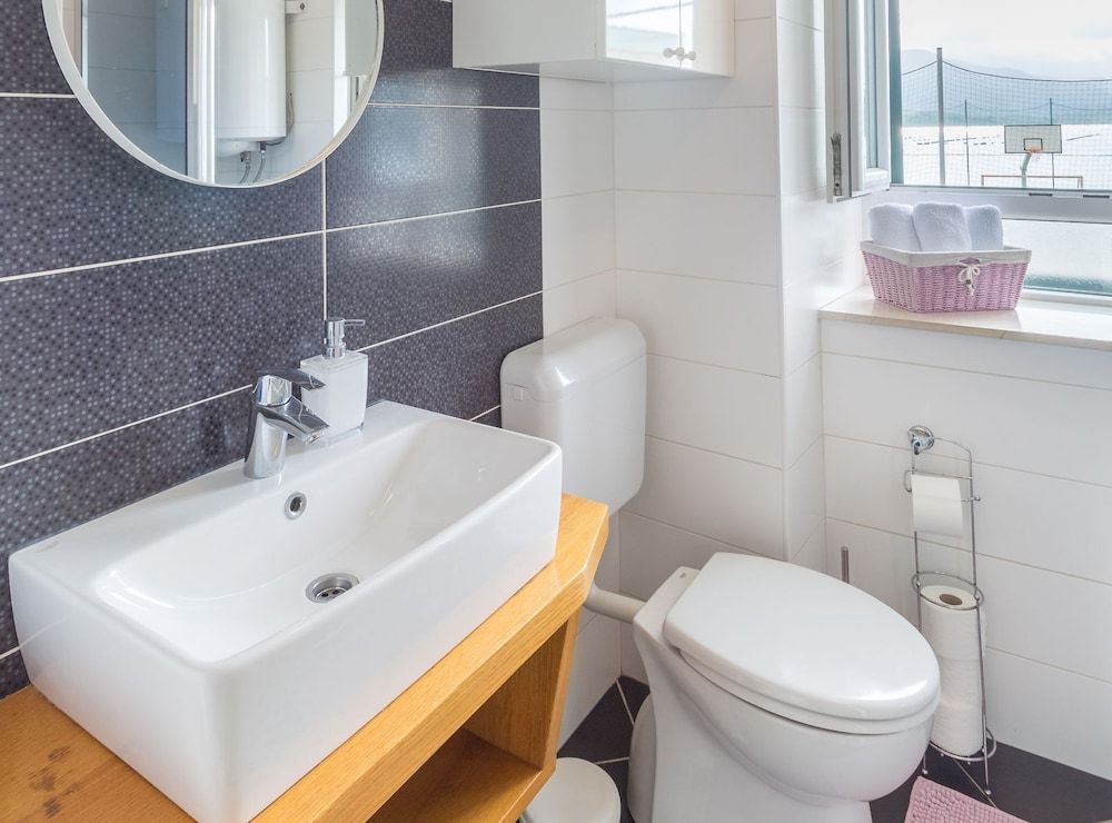 Holiday Home Riva House (Four Bedroom Holiday Home with Sea Vi) 29