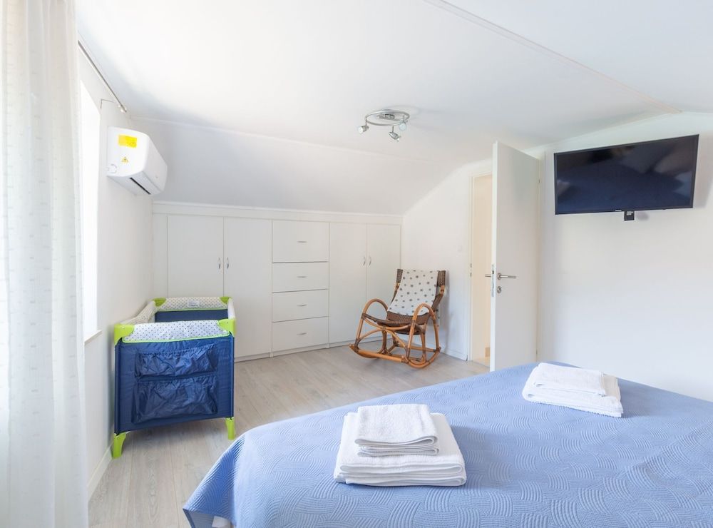 Holiday Home Riva House (Four Bedroom Holiday Home with Sea Vi) 9