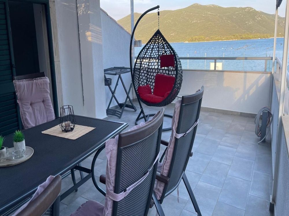 Holiday Home Riva House (Four Bedroom Holiday Home with Sea Vi) 17