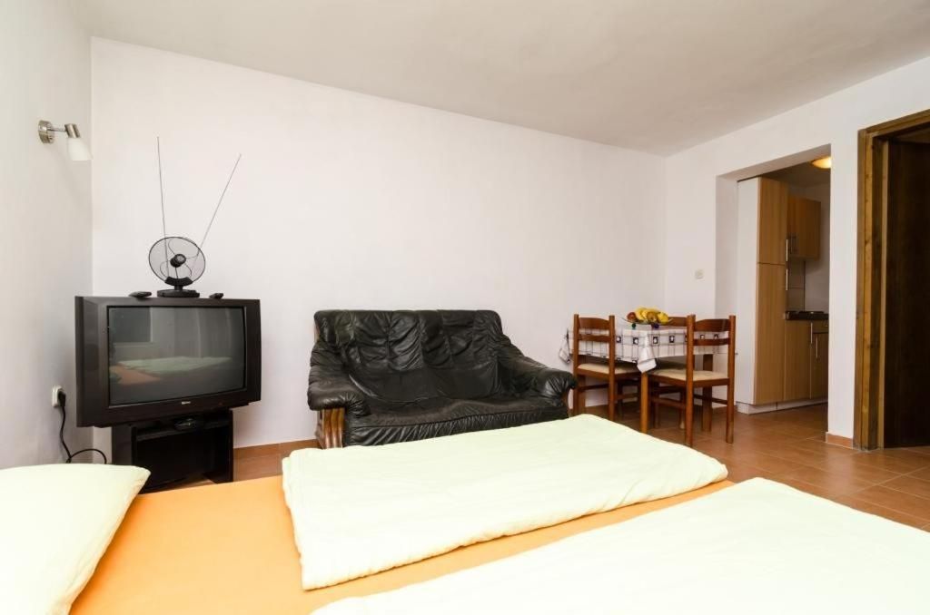Comfort Studio Apartment with Terrace