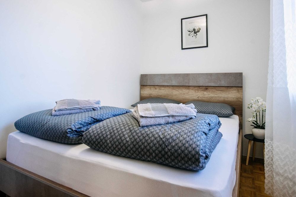 Apartment (Two Bedroom Apartment with City View)
