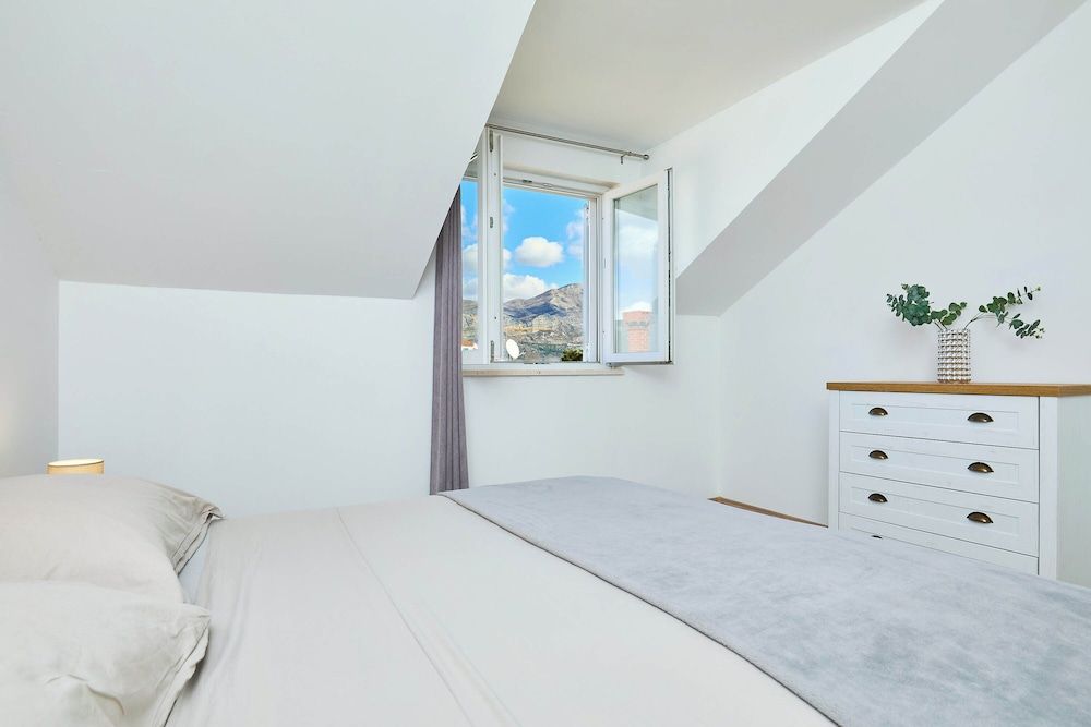 Apartment 2Home Standard Apartment 6