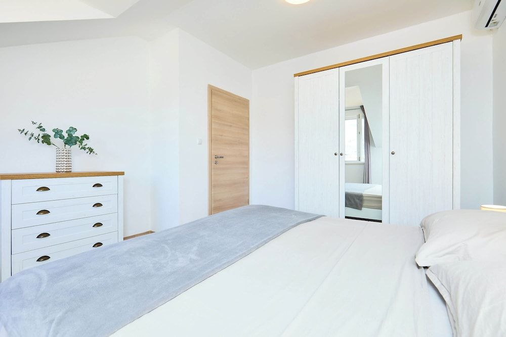 Apartment 2Home Standard Apartment 7